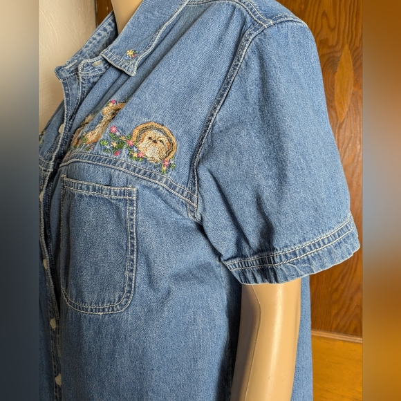 Puppy & Floral Embroidered Short Sleeve Jean Button Up Shirt Large - Picture 3 of 11